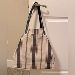 Lightweight, linen summer tote 🦓